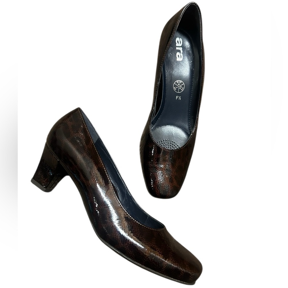 Ara Brown 9.5 NWOT “Luftpolster” Patent Leather Heels printed design underneath
